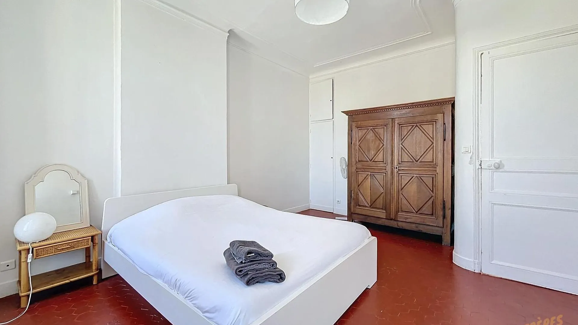 Appartement Central - Balcon & Lumineux - Les Freres De La Loc' Marseille Apartment